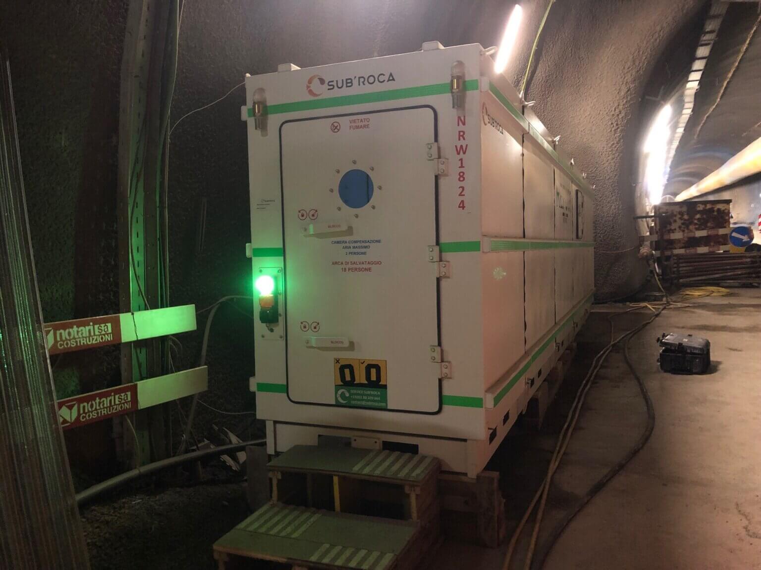 Refuge de secours en fonction dans un tunnel