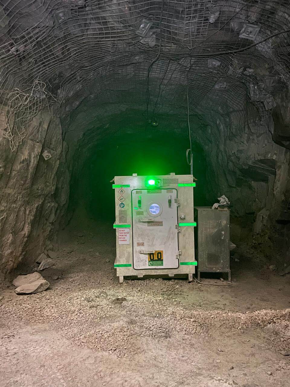 Refuge de secours dans une mine